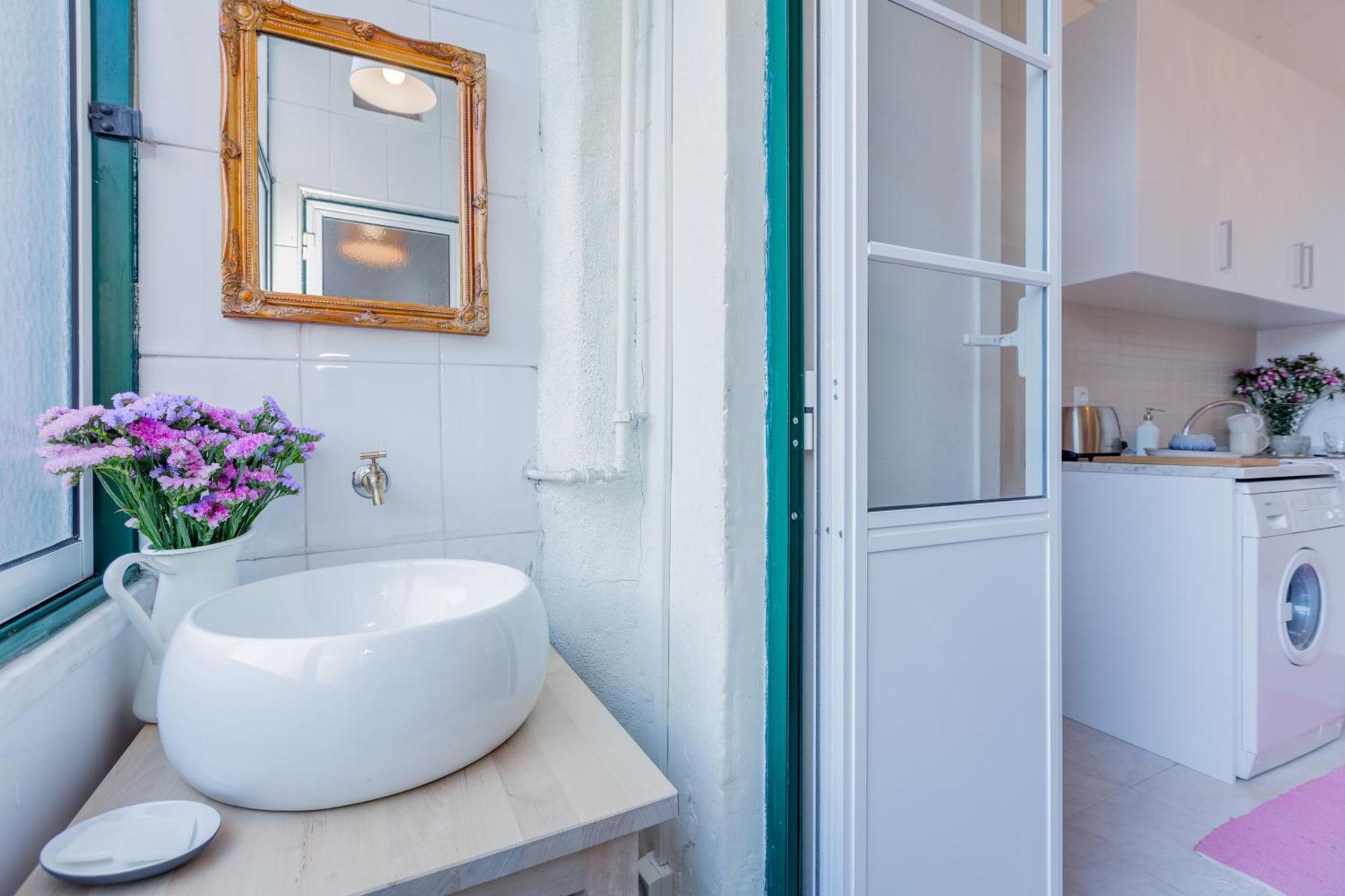 Spacious, Bright And Sunny Apartment, By Timecooler Lisboa 外观 照片